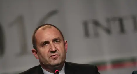 Радев пред ФТ: България винаги ще работи заедно с ЕС и НАТО - ОБОБЩЕНИЕ