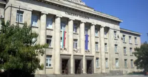 19-годишен отишъл за книжка с фалшива диплома