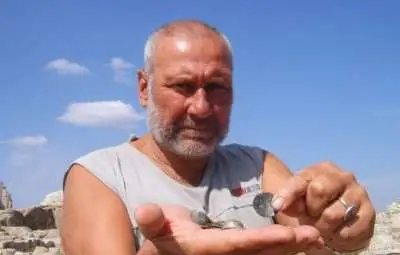 Олтар и бронзово съкровище откриха на Перперикон Олтар и бронзово съкровище откриха на Перперикон