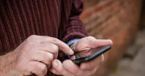 Поредният фалшив полицай измъкна 5000 лева от възрастна жена по телефона