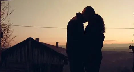 8 признака, че той те обича безкрайно