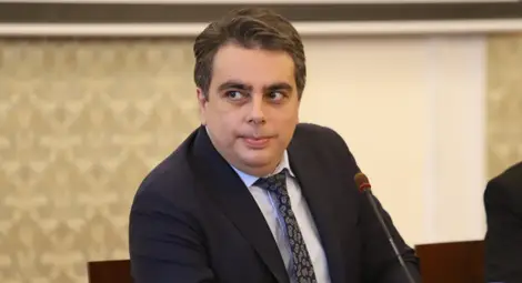 След истерията с олиото: Асен Василев имал информация за подготвяни акции и с брашното и захарта