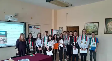 Русенското училище "Възраждане" отбеляза 146 години от Освобождението на България /галерия/ Русенското училище "Възраждане" отбеляза 146 години от Освобождението на България /галерия/