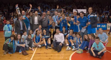 Дунав 8806 осигури билети за най-верните си фенове Дунав 8806 осигури билети за най-верните си фенове