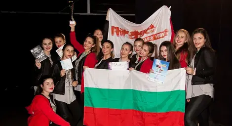 &bdquo;Мираж&ldquo; отиде, танцува и победи в Неапол