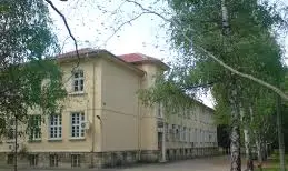 Паркът на гимназията в Образцов чифлик става витрина на български лозя и овошки