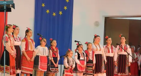Самодейци от 13 села пяха и танцуваха  за 40-ия рожден ден на община Иваново