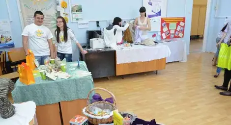 Юбилеят на Икономическата гимназия събра поколения учители и ученици