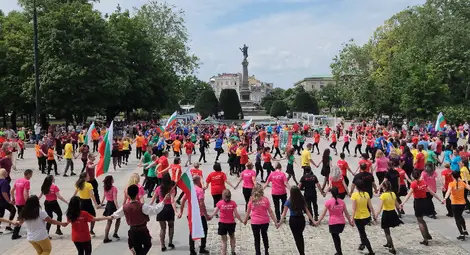 &bdquo;Играорци&ldquo; канят русенци на голямо цветно хоро на Цветница