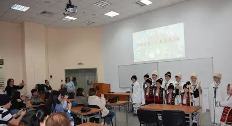 Русенският университет запозна чуждестранните студенти с българските традиции и култура