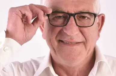 Джони Велинов представя в родния Русе своята футболна и житейска история