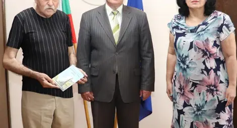 Живодар Душков готви второ издание на набиращата популярност у нас и в чужбина стихосбирка  &bdquo;Нашият град днес&ldquo;