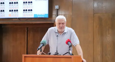 Орлин Дяков пита кмета на Русе за ремонта на Доходното и тавана на зала &bdquo;Европа&rdquo;