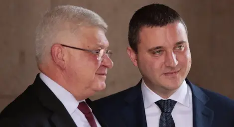 Премиерът назначи трима зам.-министри, двама от тях - стари