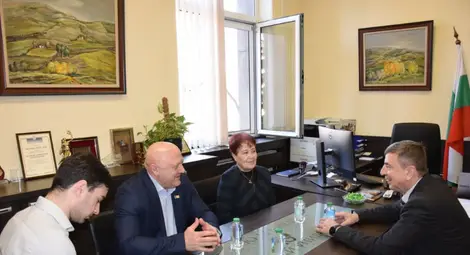 Ректорът на Русенския университет се срещна с председателя на район Тараклия