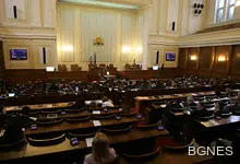 БСП и АБВ сезират Конституционния съд за дълга от 16 млрд. лв.