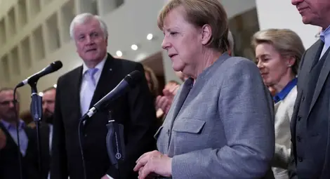 Политическият смут в Германия поставя Меркел на кръстопът