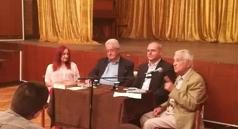 Иван Гранитски за стихосбирката на Искрен Веселинов „Повиках мрака”: В разногласния хор на съвременната българска поезия много малко са книгите, които се открояват с толкова цялостност и талант Иван Гранитски за стихосбирката на Искрен Веселинов „Повиках мрака”: В разногласния хор на съвременната българска поезия много малко са книгите, които се открояват с толкова цялостност и талант