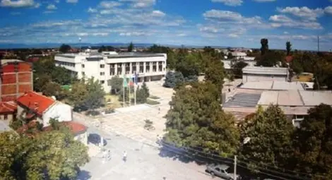 В Първомай, където мързеливите снахи са забранени, не работят само в Деня на труда