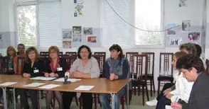 Осем деца с нови семейства от началото на годината