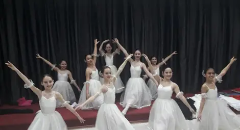 Малки балеринки се завърнаха с куп награди от „Път към славата“ Малки балеринки се завърнаха с куп награди от „Път към славата“