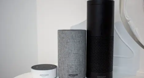 "Умният" асистент на Amazon полудя, смее се без причина