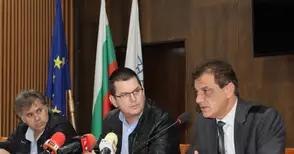 Заселиха 500 пробни прасета в  свинекомплекса в Голямо Враново