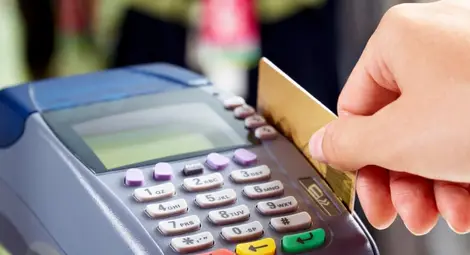 Данъчните започват да приемат плащания и с банкова карта