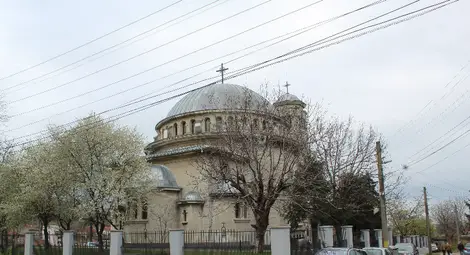 Митрополит Наум служи за Възкресение Христово в обновения русенски храм &bdquo;Света Петка&rdquo;