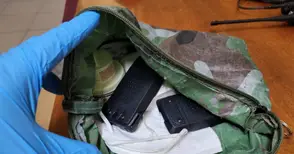 Гастрольор със заглушител на аларми обирал коли пред детски градини