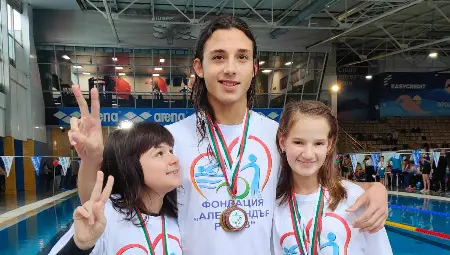 Златните рибки на Скури и фондация „Александър Русев“ с пореден успех - 12 медала от от Седмия национален турнир по адаптирано плуване /галерия/ Златните рибки на Скури и фондация „Александър Русев“ с пореден успех - 12 медала от от Седмия национален турнир по адаптирано плуване /галерия/