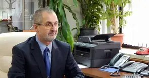 Бурджиев засега остава областен управител