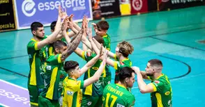 Стартира серията, от която зависи с кого ще играят за спасение волейболистите