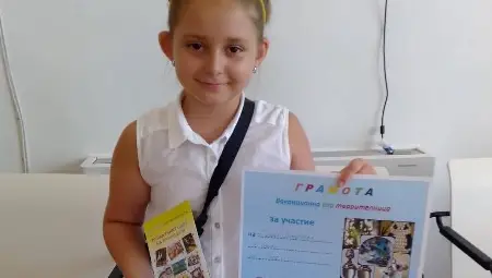 Малки творци майсториха бижута с мидени черупки