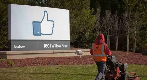 Полицията претърси офисите на Фейсбук в Италия Полицията претърси офисите на Фейсбук в Италия