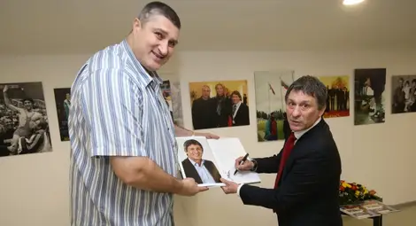 Вальо Йорданов и Любо Ганев с кътове в обновения Музей на спорта