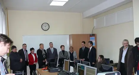 Дарение от немска електронна фирма оборудва нова университетска лаборатория Дарение от немска електронна фирма оборудва нова университетска лаборатория