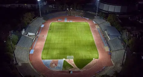 Осветлението на Градския стадион ще стои още в тъмата на „Тарктур“ Осветлението на Градския стадион ще стои още в тъмата на „Тарктур“