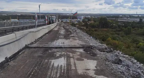 167 стоманобетонни панела тежащи колкото близо 500 автомобила са изработени досега за ремонта на Дунав мост при Русе