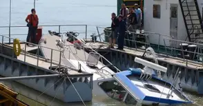 Два катера идват на мястото на потопения „Пристис“