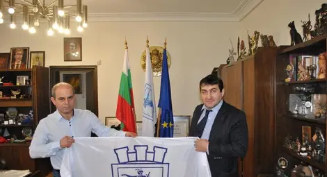 Стоилов отличи със знаков дар приноса на &bdquo;Ричмарт&ldquo; за Русе