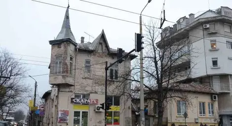 Стоилов разпореди спешна проверка на опасните сгради в центъра