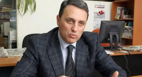 Пламен Моллов: В храните можем да намерим от камъчета и буболечки, до ножчета и пирони