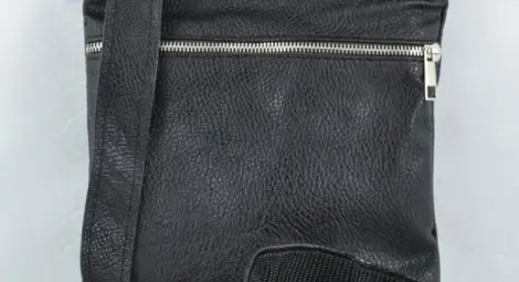 Загубена е мъжка чанта. Върнете я, чуждите пари и вещи не носят щастие Загубена е мъжка чанта. Върнете я, чуждите пари и вещи не носят щастие