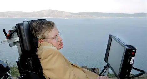 Хокинг: Аз и Бекъм сме иконите на Кралството