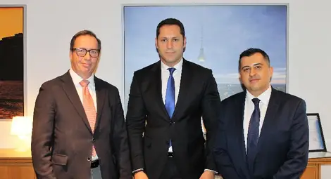 Александър Манолев обеща пълна подкрепа на ръководството на „BADER GmbH & Co. KG“. Снимка: Министерство на икономиката Александър Манолев обеща пълна подкрепа на ръководството на „BADER GmbH & Co. KG“. Снимка: Министерство на икономиката