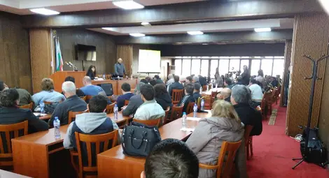 Русенски пчелари протестират в София за забавени плащания