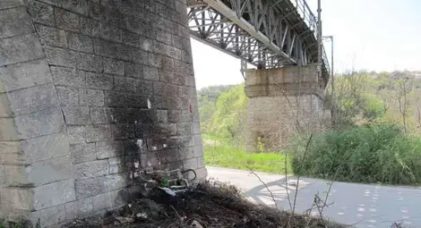 Шофьор изгоря в джип след удар без нито сантиметър спирачен път Шофьор изгоря в джип след удар без нито сантиметър спирачен път