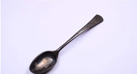 Русенският музей участва със сребърна лъжичка, снимка и бастунче на Баба Тонка в изложба за 3 март в Етъра