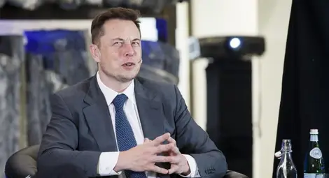 Изкуственият интелект скара Мъск и Зукърбърг